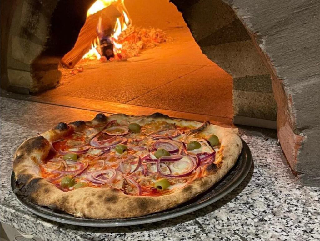 pizza, il moro, pasta, blitterswijck, houtgestookte oven